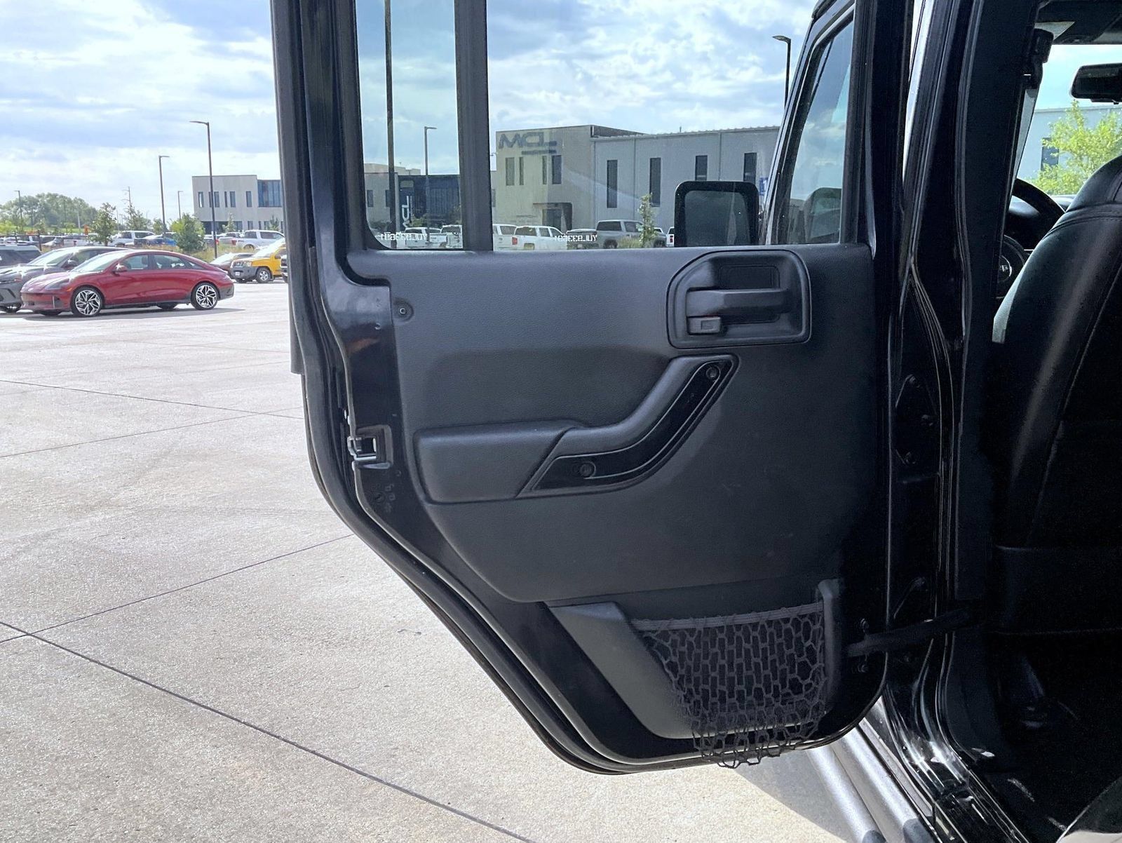Used 2017 Jeep Wrangler Unlimited Sahara AWD/4WD image 18