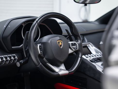 Used 2015 Lamborghini Aventador LP 700-4 image 32