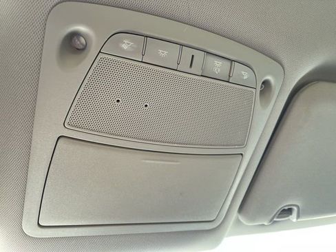 Used 2017 Nissan Rogue S image 33