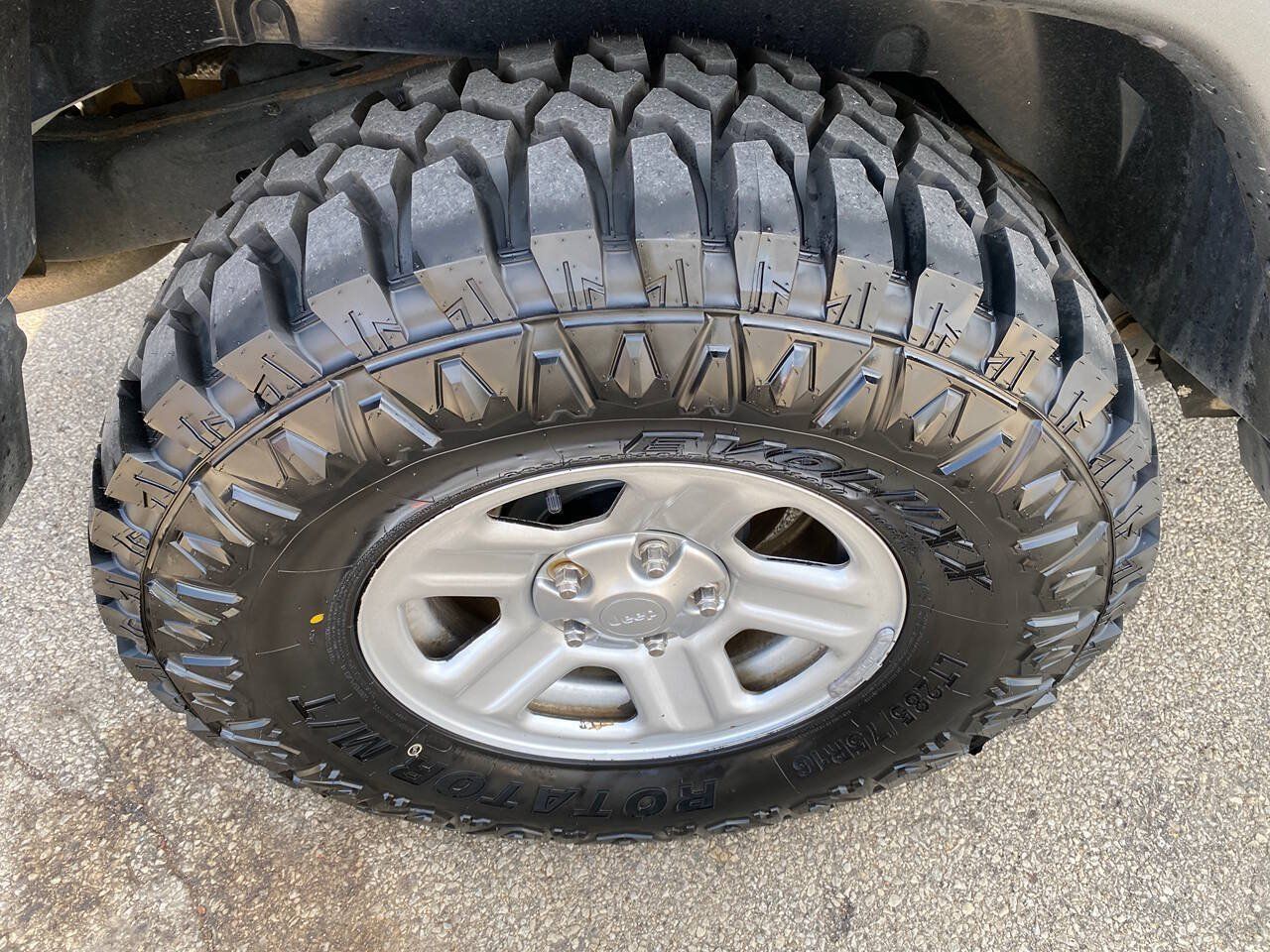 Used 2018 Jeep Wrangler Unlimited Sport AWD/4WD image 11