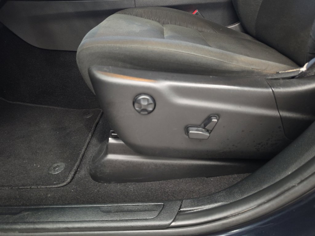 Used 2024 Dodge Durango SXT w/ 3rd Row Seating Group RWD image 34