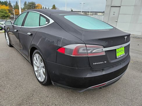 Used 2015 Tesla Model S 85D image 5