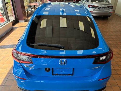 Used 2022 Honda Civic Sport image 12