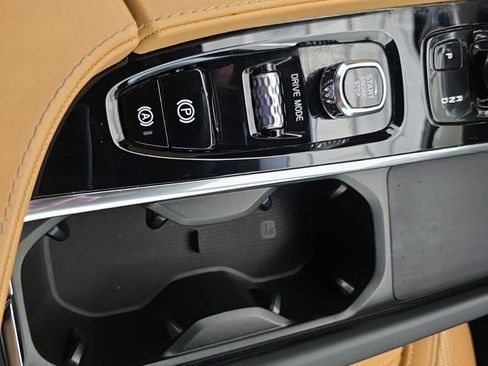 Used 2021 Volvo XC90 T8 Inscription w/ Advanced Package image 32