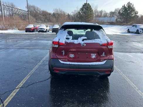 Used 2020 Nissan Kicks SR w/ SR Premium Package image 3