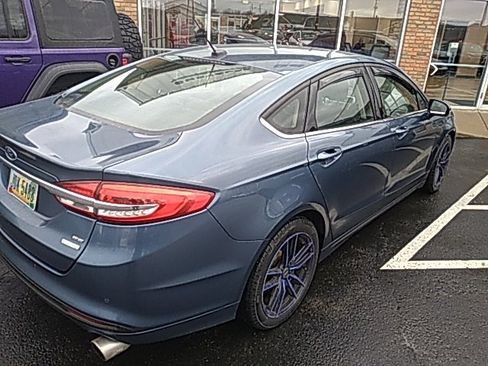 Used 2018 Ford Fusion SE image 1