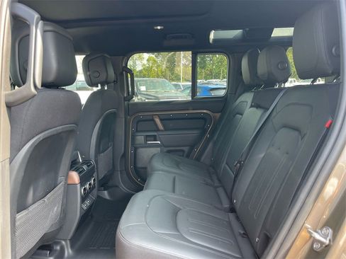 Used 2024 Land Rover Defender 110 X image 13
