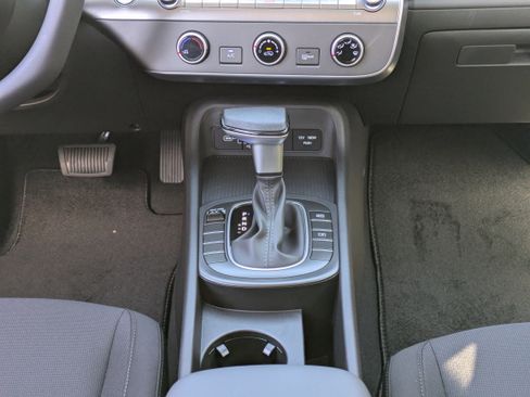 New 2026 Hyundai Kona SE image 19