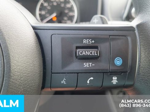 Used 2024 Nissan Rogue SV FWD image 10
