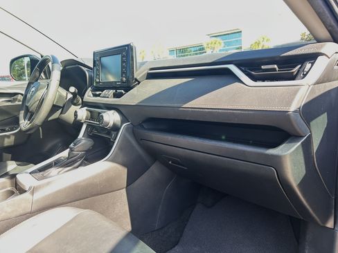 Used 2021 Toyota RAV4 XLE Premium FWD image 14