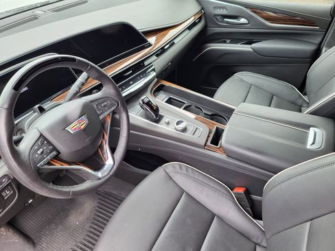 Certified 2024 Cadillac Escalade Premium Luxury w/ Performance Package image 12