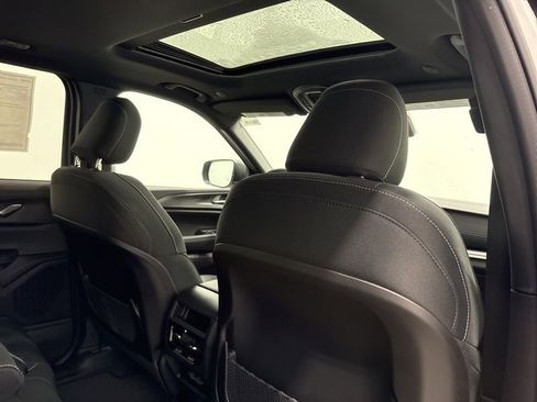 New 2025 Jeep Grand Cherokee Laredo X image 12