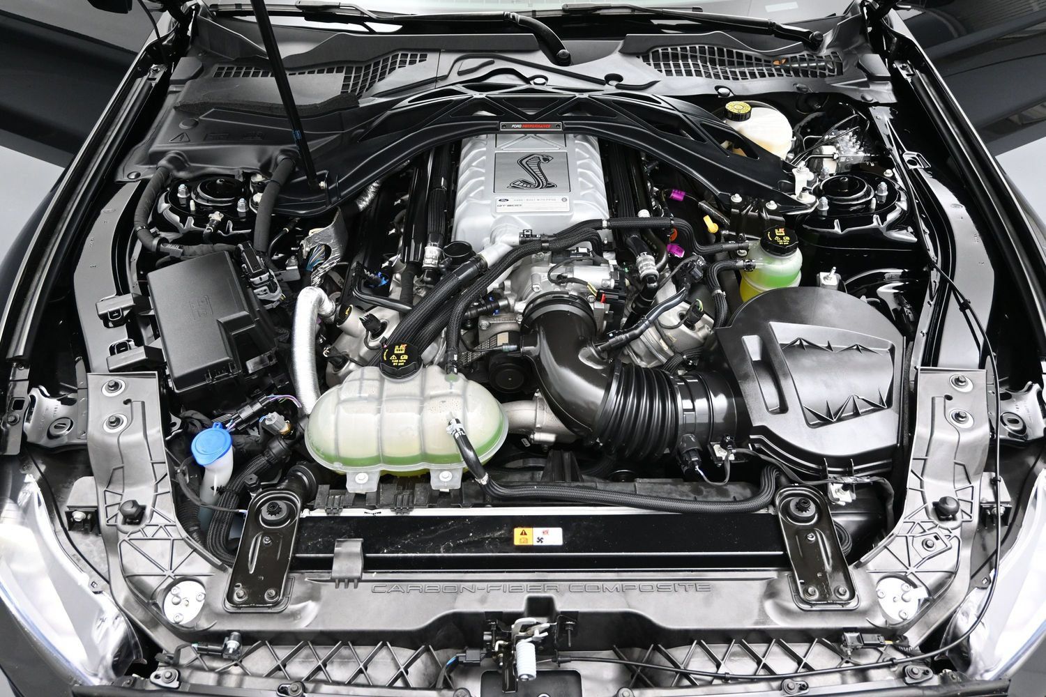 Used 2022 Ford Mustang Shelby GT500 w/ Technology Package RWD image 8