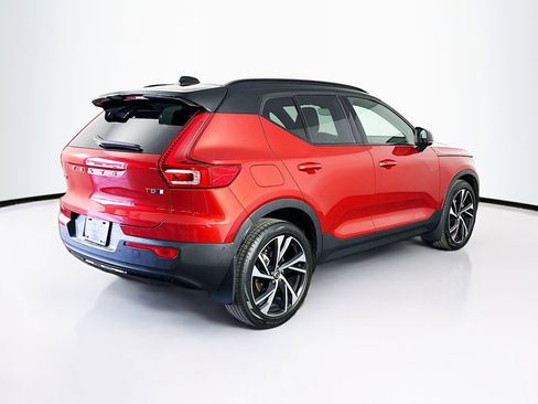 Used 2021 Volvo XC40 T5 R-Design w/ Protection Package Premier image 9