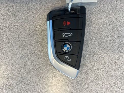 Used 2021 BMW 330e w/ Convenience Package image 40