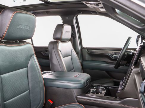 Used 2025 GMC Yukon AT4 w/ LPO, Floor Liner Package AWD/4WD image 31