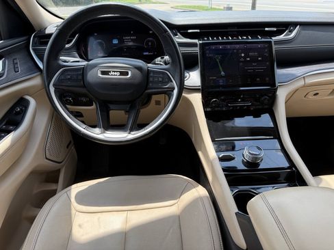 Used 2022 Jeep Grand Cherokee Limited AWD/4WD image 7