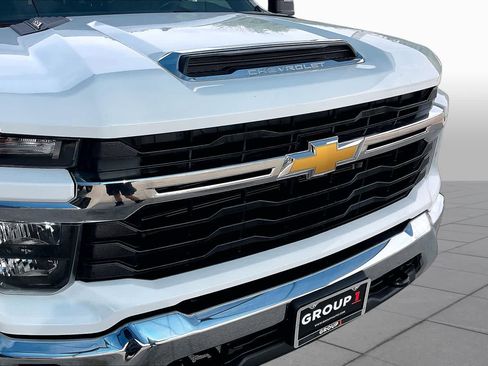 Used 2025 Chevrolet Silverado 2500 LT w/ Convenience Package AWD/4WD image 31