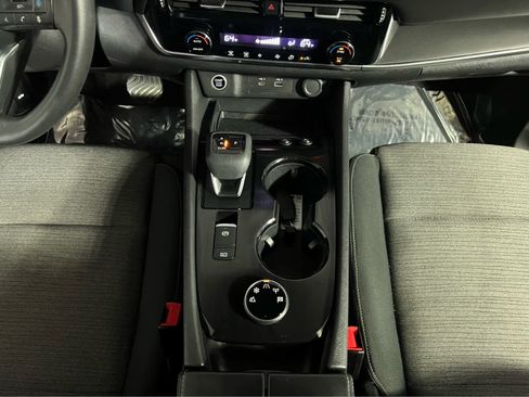 Certified 2022 Nissan Rogue SV AWD/4WD image 13