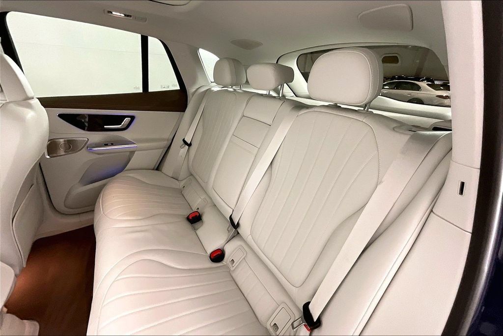 Certified 2023 Mercedes-Benz EQE 500 4MATIC SUV image 18