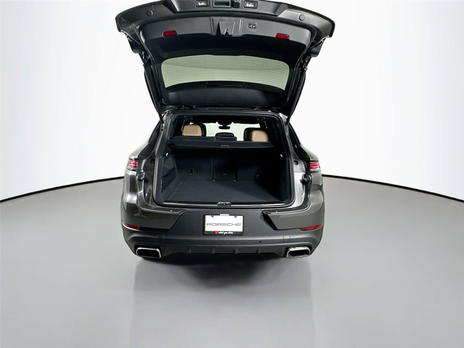 Certified 2026 Porsche Cayenne AWD/4WD image 35