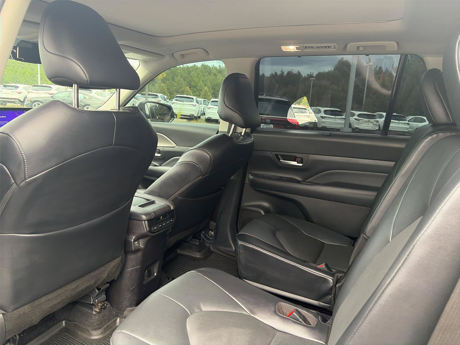 Used 2025 Toyota Grand Highlander AWD image 21