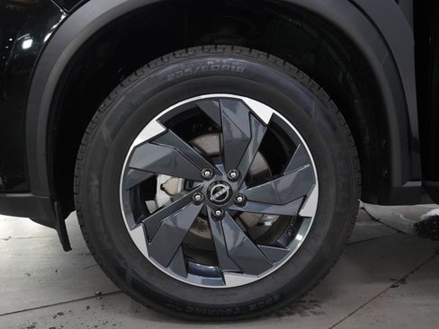 Used 2024 Nissan Rogue SV AWD/4WD image 30