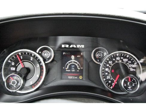 Used 2024 RAM 2500 Tradesman w/ Chrome Appearance Group AWD/4WD image 13