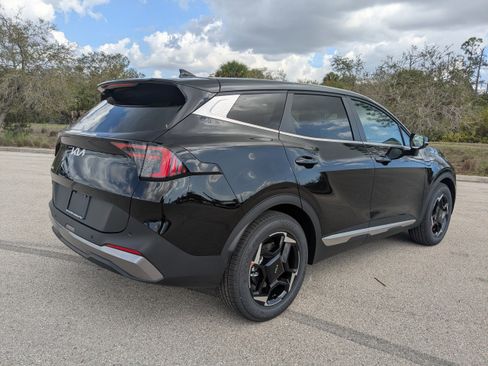 New 2026 Kia Sportage EX FWD image 5
