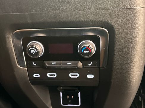 Used 2024 Chevrolet Suburban High Country AWD/4WD image 29