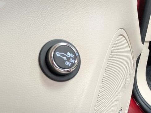 Used 2023 Buick Envision Avenir AWD/4WD image 35