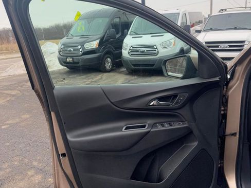 Used 2019 Chevrolet Equinox LT image 9