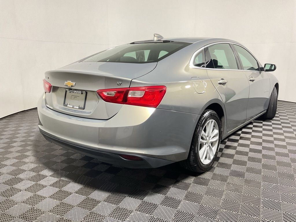 Used 2017 Chevrolet Malibu LT FWD image 15