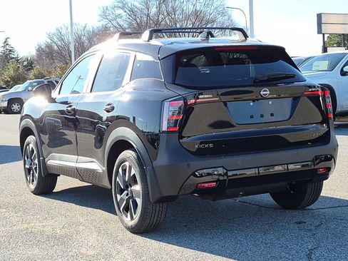 New 2026 Nissan Kicks SV w/ Cold Weather Package image 4