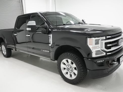 Used 2020 Ford F350 Platinum image 2