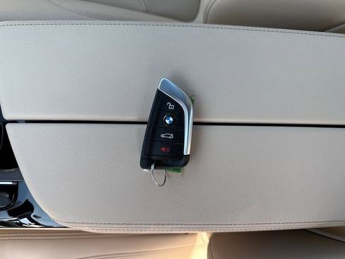 Used 2021 BMW 540i xDrive w/ Premium Package image 29