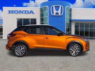 Used 2024 Nissan Kicks SV video 2