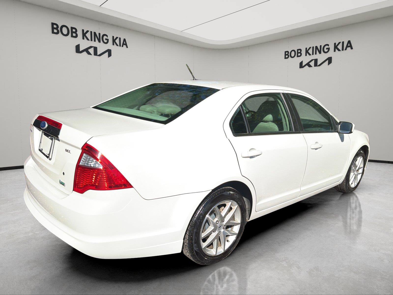 Used 2010 Ford Fusion SEL FWD image 5