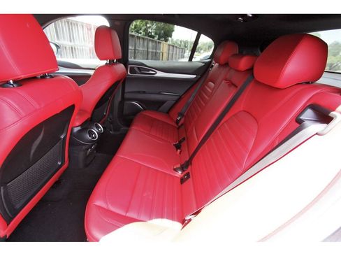 Used 2023 Alfa Romeo Stelvio Veloce AWD/4WD image 14