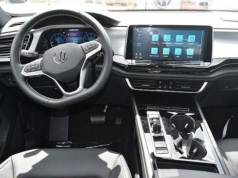 New 2025 Volkswagen Atlas Cross Sport SE image 9