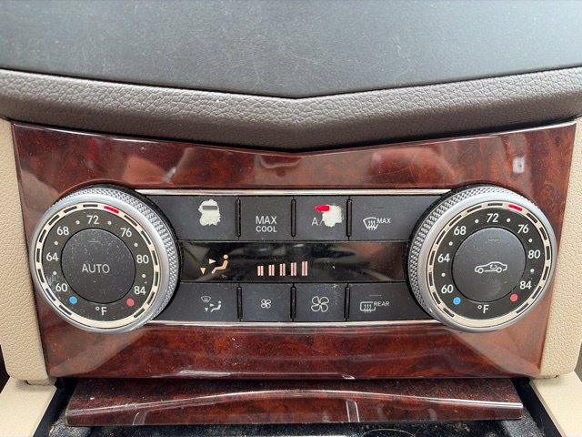 Used 2011 Mercedes-Benz C 300 Sedan image 35