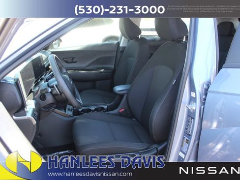 Used 2024 Hyundai Kona SE FWD image 12