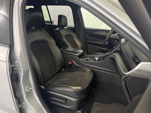 Used 2024 Jeep Grand Cherokee Altitude AWD/4WD image 19