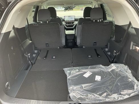 New 2026 Ford Explorer Active RWD image 14
