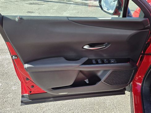 Used 2022 Lexus UX 250h w/ Premium Package image 9