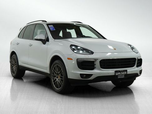Used 2017 Porsche Cayenne Platinum Edition image 7