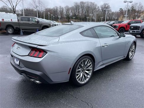 Used 2025 Ford Mustang GT Premium image 6