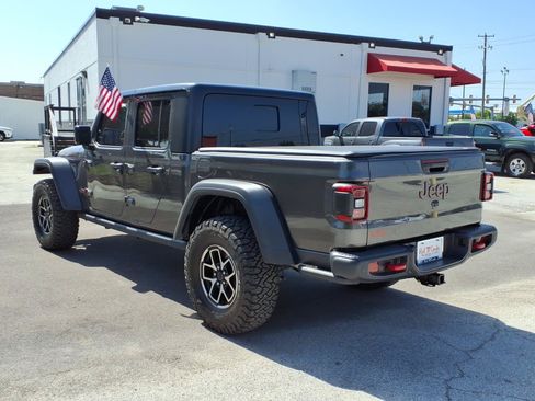 Used 2025 Jeep Gladiator Rubicon w/ Safety Group AWD/4WD image 7