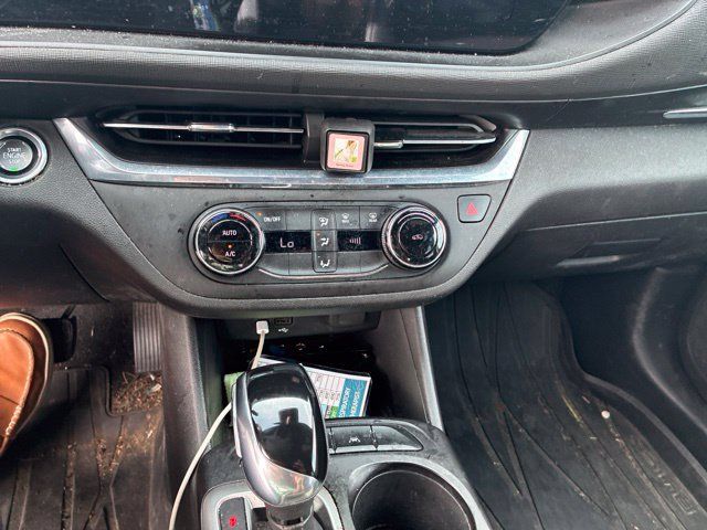 Used 2024 Buick Envista Preferred w/ Advanced Safety Package FWD image 26