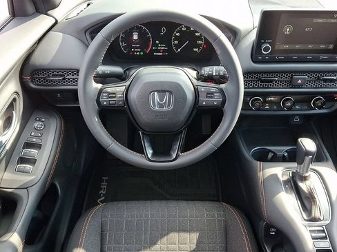 Used 2025 Honda HR-V Sport image 2